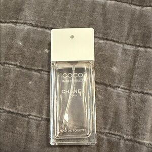 CHANEL Coco Mademoiselle Eau de Toilette with White Cap